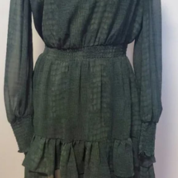 Dynamite Devyn Dress - XS - Picture 2 of 3